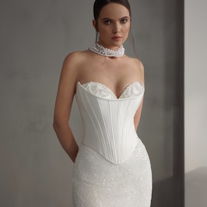 Chic Pearl-Encrusted Corset Bridal Gown, Elegant Mermaid Wedding Dress with Sleek Silhouette & Sweetheart Neckline, Modern Minimalist Bride
