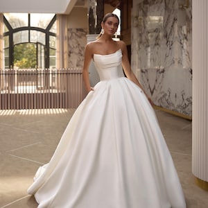 Luxury Mikado Ball Gown Wedding Dress, Off-Shoulder Draped Corset, Elegant Bridal Gown with Train, Classic Wedding Dress