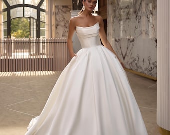 Luxury Mikado Ball Gown Wedding Dress, Off-Shoulder Draped Corset, Elegant Bridal Gown with Train, Classic Wedding Dress