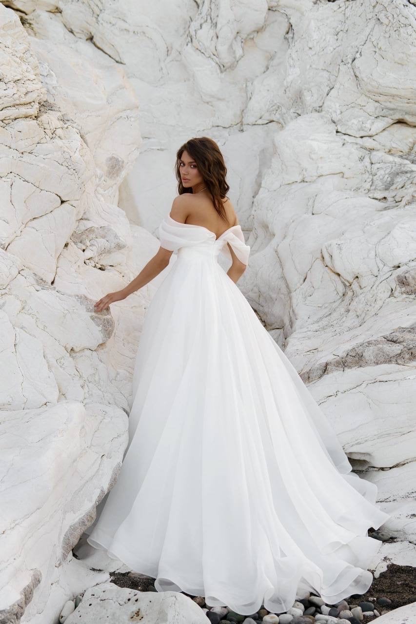 drop waist organza wedding dress Lauren-Elaine-Duchess-Blush-Pink-Rosette-Silk-Corset-Basque-Waist-Wedding- Dress-with-Ruffle-Peplum.jpg?v=1746764555&width=3075 main image 0