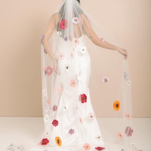 Wildflower veil |  veil | Bridal veil with flowers | Unique wedding veil | Botanical floral veil, Flower wedding veil | 3d flower veil