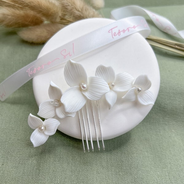 White Porcelain Flower Bridal Hair Comb with Pearls - Elegant Wedding Hair Jewelry Accessory, Bridal Hair piece, Bridal Hair Accessories