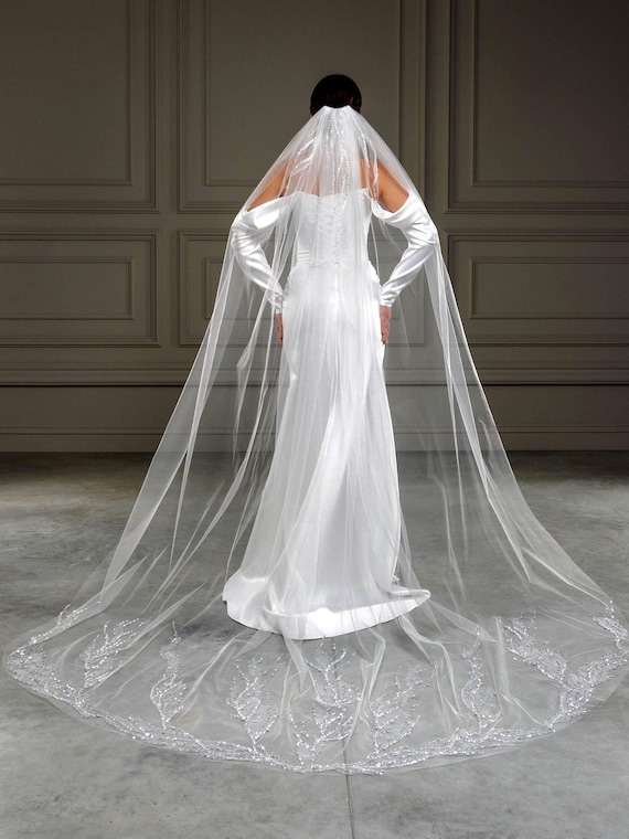 Exquisite Crystal Beaded Long Bridal Veil - Sparkling  display picture 3