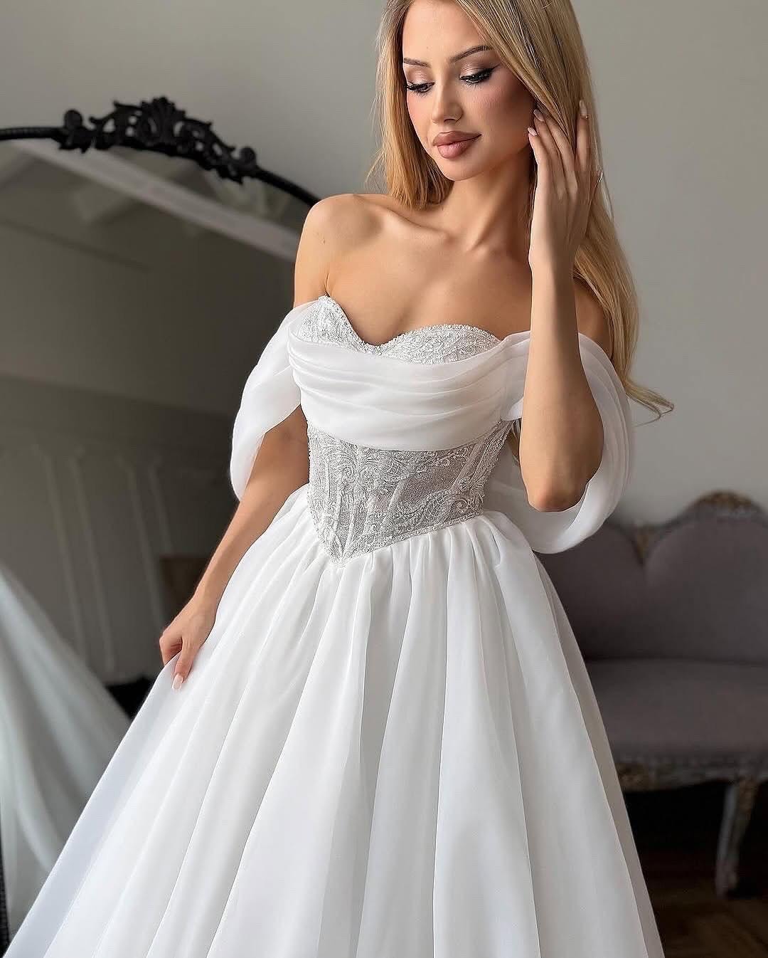 Princess Wedding Dress with Sparkle Lace Corset, Sweetheart Neckline, Off-Shoulder Sleeves, Organza Ball Gown with Train Princess Wedding Dress with Sparkle Lace Corset, Sweetheart Neckline, Off-Shoulder Sleeves, Organza Ball Gown with Train