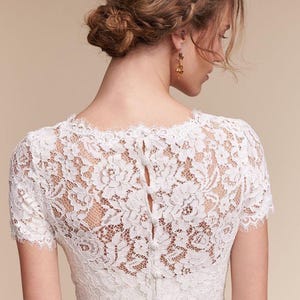 Lace Wedding Bolero – Chantilly Lace Bridal Top – Sheer Lace Cover Up – Short Sleeve Wedding Jacket – Romantic Lace Shrug – Button Back Brid