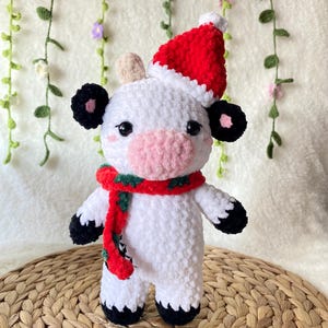 Christmas cow , Christmas moo , crochet cow, amigurumi cow , stuffed animals , cow plushie, crochet cow plush