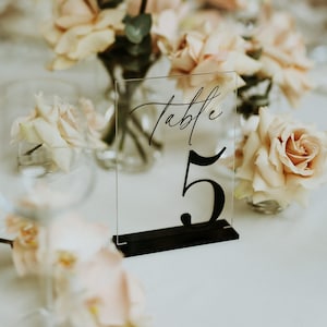 Numeri da tavolo per matrimonio - Numeri da tavolo in acrilico - Segnali da tavolo per matrimonio - Decorazioni da tavolo - Segnaletica per matrimonio - Numeri da tavolo neri in acrilico trasparente