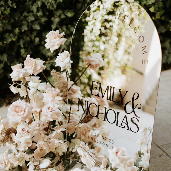 Bogen Silber Spiegel Hochzeit Willkommensschild - Hochzeit Eingangsschild - Elegante Hochzeitsbeschilderung - Schild für Zeremonie und Empfang