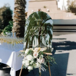 Arched Mirror Wedding Sign - Wedding Welcome Sign - Custom Acrylic Wedding Sign - Reception Signage - Ceremony Welcome Sign