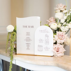 Hochzeits-Cocktailbar-Menü - Beige-Weißes Acrylschild - Wellen- und Bogenbarschild - Hochzeitsempfang-Bardekor - Acrylhochzeitsschilder