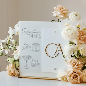 Panneau de menu cocktails signature en acrylique blanc - monogramme de couple de mariage - panneau de boisson personnalisé - panneau de bar de réception de mariage