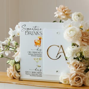 Cardápio de bar de casamento em acrílico branco - Placa de coquetéis exclusivos - Monograma de casamento 3D - Bebidas exclusivas para ele e para ela