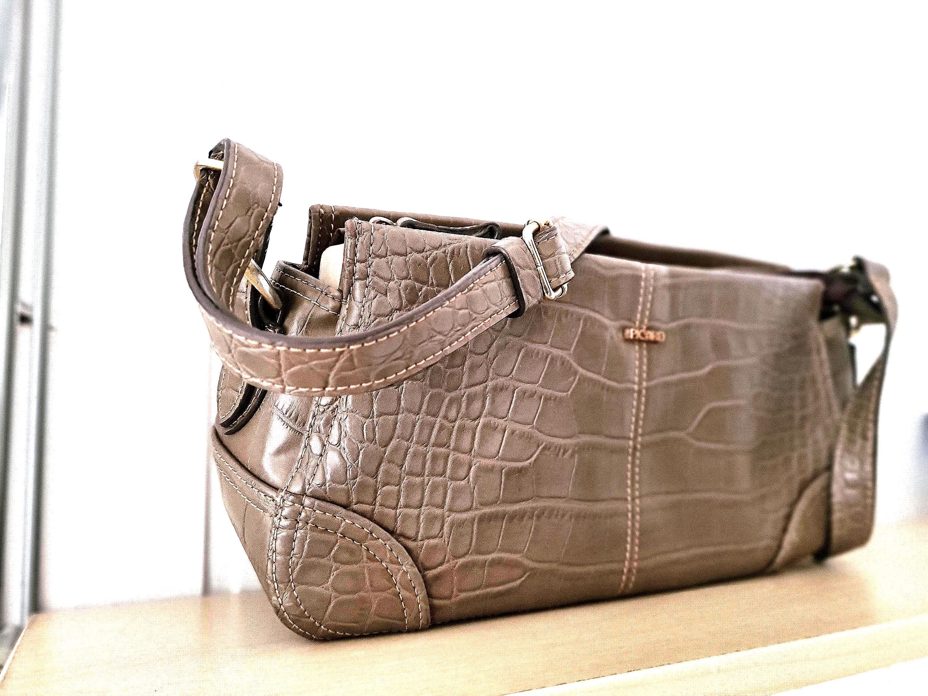 Vintage baguette bag