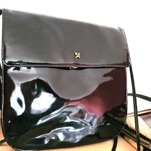 Assima 80s patent leather crossover shoulder bag