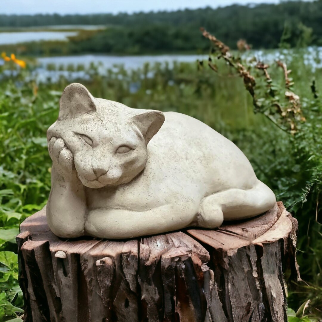 Outdoor Cat Statue Handcrafted Stone Cat Thinker Figurine for Garden