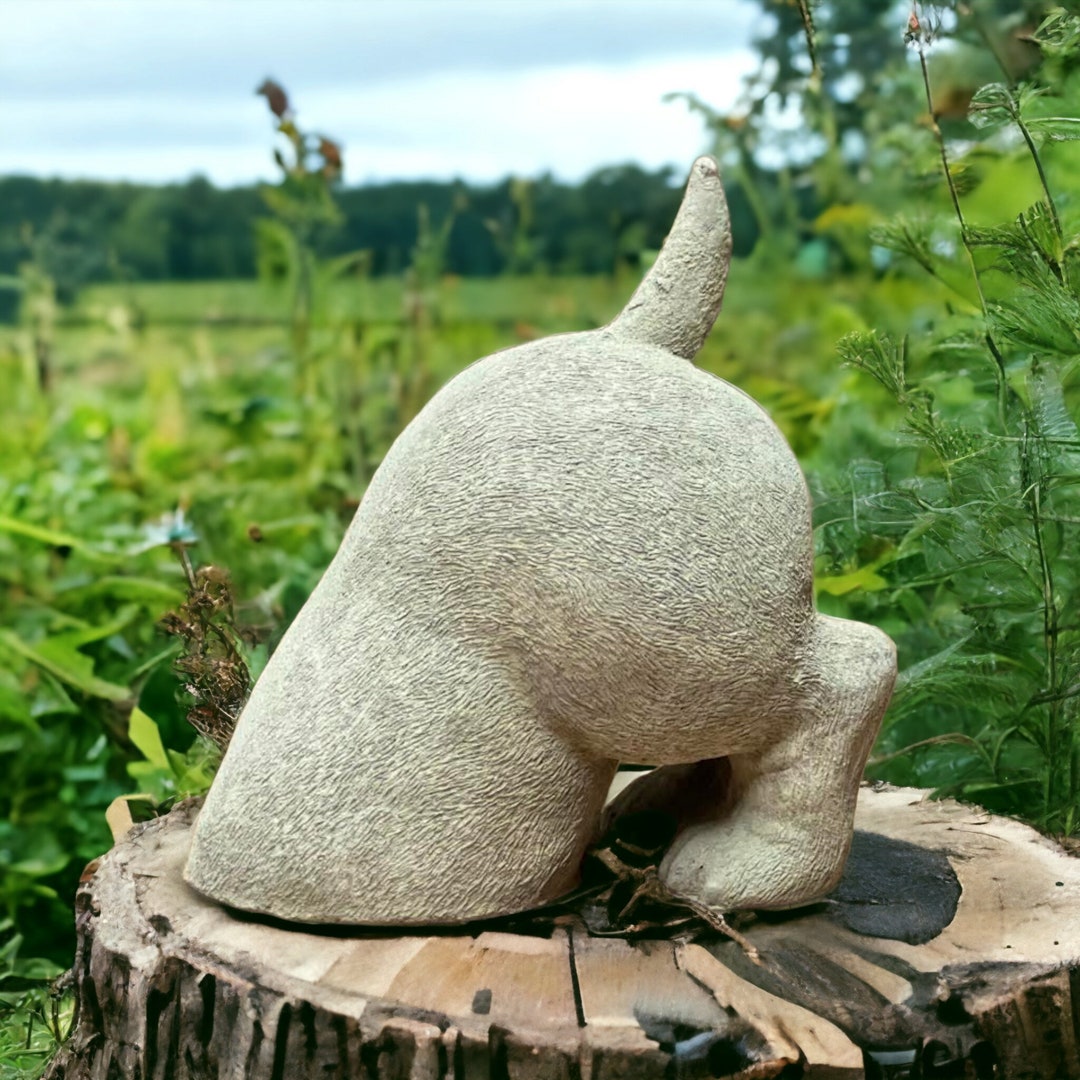 Realistic Digging Dog Statue Concrete Pet Memorial Figure Outdoor