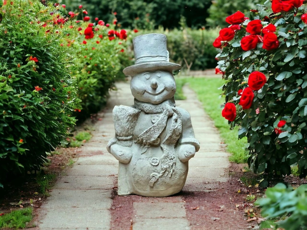 Detailed Snowman Figure Concrete Standing Snowman Statue Outdoor Winter