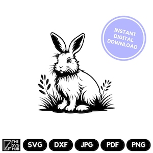 Puede incluir: Silueta en blanco y negro de un conejo sentado en la hierba. El conejo tiene orejas largas y una cola esponjosa. La imagen es una descarga digital.