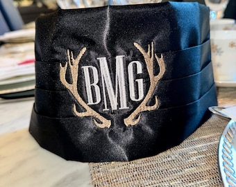 Formele buikband voor heren met monogram en gewei