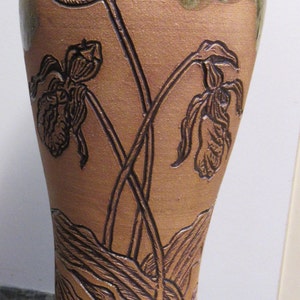 Leftwitch folk art pottery Asheville, NC 1999 tall incised pottery vase MINT