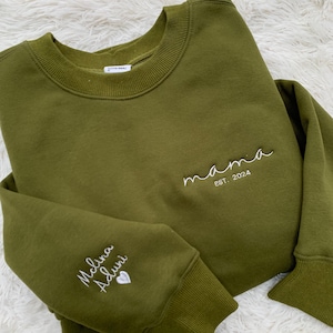 Custom Embroidered Sweatshirt, Name On Sleeve With Heart, Grandpa Shirt With Date, Daddy Est Year Shirt, Gift For New Dad, Father&#39;s Day Gift