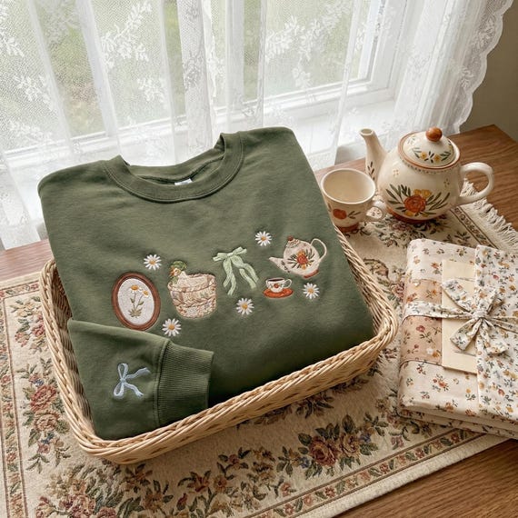 Grandma Core Cottage Sweatshirt, Hen in nest Embroidered Shirt, Vintage Style Sweatshirt, Cottagecore Style Shirt