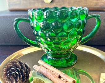 Vintage Anchor Hocking Zuckerdose aus waldgrünem Blasenglas | Smaragdgrünes, offenes Glas mit zwei Henkeln und Fuß im Stil der Weltwirtschaftskrise | Mid-Century