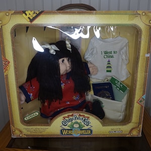 Coleco Cabbage Patch World Traveller Doll - 1985 - China - Original Box - Cabbage Patch Kids - Neuwertig - Alles Originale! - 189