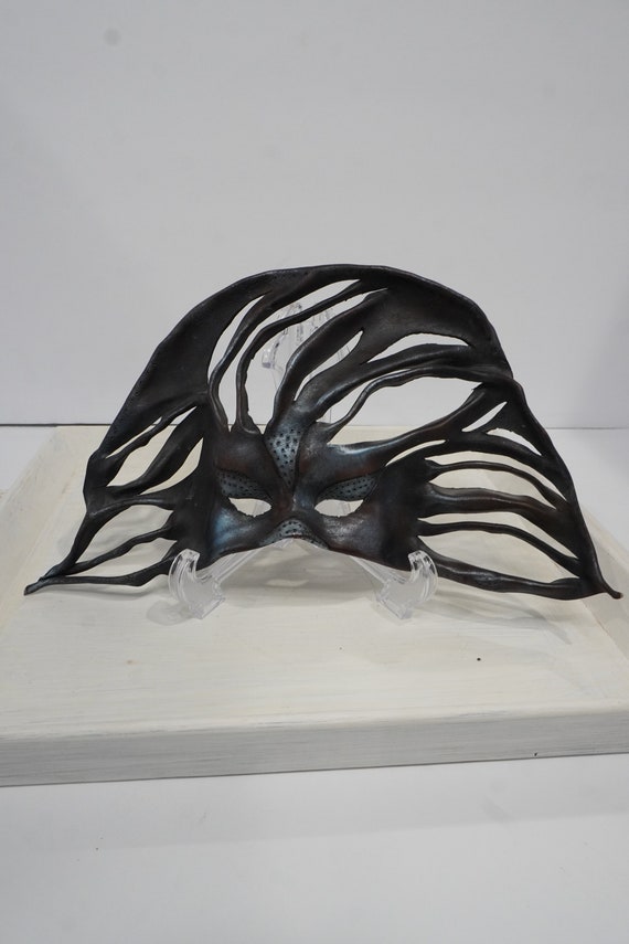 Mirta Ostroff Leather Mask - Argentina Art - Bueno