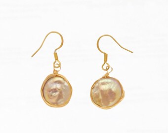 Drop iridescent pearl earrings