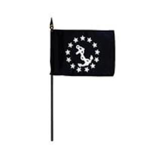 Könnte beinhalten: Kleine schwarze Flagge mit einem weißen Anker-Design, umgeben von Sternen. Die rechteckige Flagge ist an einem schwarzen Stab befestigt. Der Anker befindet sich in der Mitte eines Sternenkreises.
