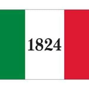 Può includere: Una bandiera rettangolare con tre bande verticali: verde, bianca e rossa. L'anno "1824" è stampato in nero nella banda bianca centrale. La bandiera è un simbolo nazionale.