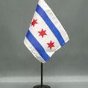 Bandiera in miniatura della città di Chicago con base - Bandiera da tavolo 4x6 di Chicago, espositore Windy City Pride, mini decorazione urbana, spedizione gratuita