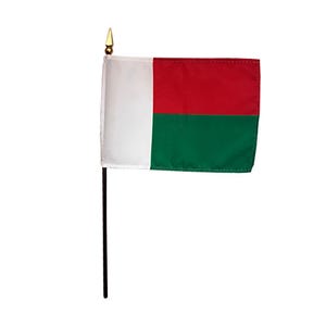Miniatuurvlag Madagaskar 4 x 6 inch met basis Kleine vlag Madagaskar Bureauvlag Madagaskar Tafelblad Madagaskar Nationale vlag Madagaskar