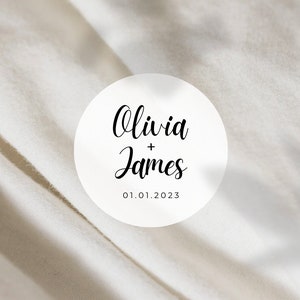 Wedding Couple Name Labels | Round White Matte Stickers | Wedding Hotel Bag Snack Bag Sweets Desserts Favors Stickers