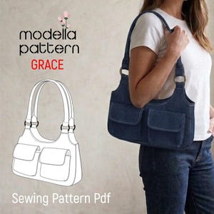 Puede incluir: Un bolso de hombro de mezclilla azul oscuro con dos bolsillos delanteros con solapa y anillos de metal plateado que conectan las correas. La imagen incluye el texto modella pattern GRACE y Sewing Pattern Pdf junto a un dibujo lineal del bolso.