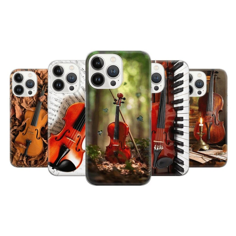 K&ouml;nnte beinhalten: Satz von sechs iPhone-H&uuml;llen mit verschiedenen Designs zum Thema Violine. Die H&uuml;llen sind alle schwarz und haben eine transparente Plastikr&uuml;ckseite. Die Designs beinhalten eine Violine mit Noten, eine Violine mit Waldhintergrund, eine Violine mit Klaviertastatur und eine Violine mit einer Partitur.