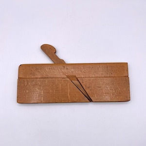 Wooden Carpenter&#39;s Wood Plane Tool - No Blade