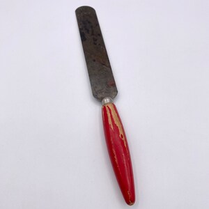 Cake Frosting Spatula with Red Chippy Paint Wooden Handle Made in USA