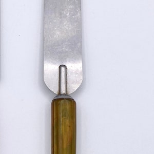 Vintage Androck Cake Frosting Spatula: Yellow Bakelite Handle, Stainless Steel