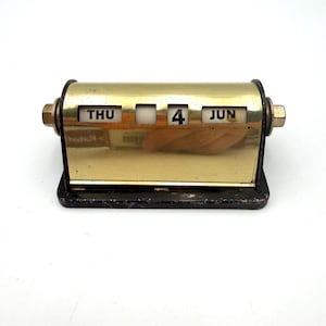 VTG Park Sherman Perpetual Desk Top Calendar Brass Metal Knob MCM Date Month