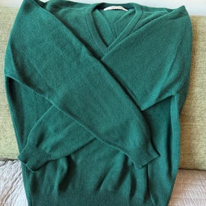 Jersey de cachemir vintage Lyle & Scott con cuello en V, color verde, talla 48/117 (XXL). imagen 6
