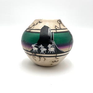 Cheyenne Blackhorse Navajo, (Dine) Seed Pot, Horsehair Pottery Vase, 3&quot; x 3.5&quot;