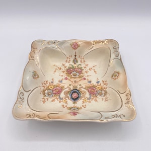 Berry Bowl Stoke-On-Trent Crown Devon Thames English Porcelain