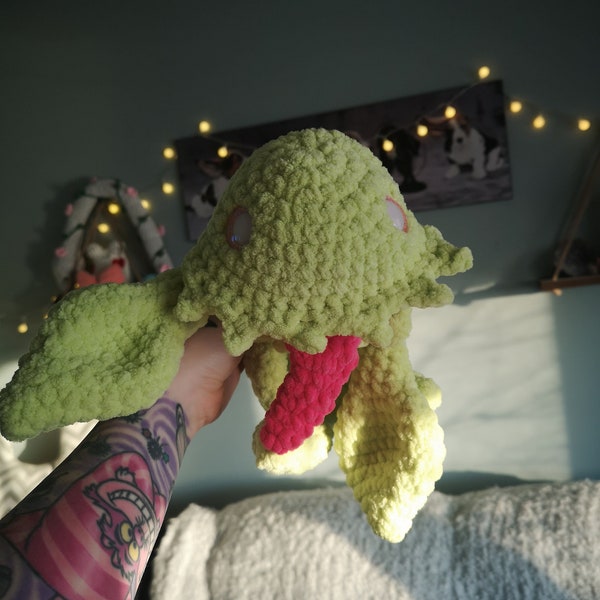 Blythe the Venus Fly Trap Snuggler Crochet Plushie FINISHED PRODUCT