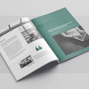 Op de afbeelding: Een magazine spread met een groene achtergrond en tekst die "02. Case Study" en "Alle Lorem Ipsum-generators op internet neigen ertoe om voorafgaande tekst te herhalen" luidt.