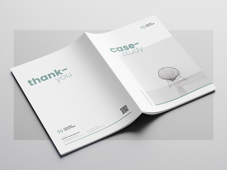 Op de afbeelding: Een wit boekje met de tekst "thank you" op de voorkant en "Case Study" op de achterkant. De achterkant heeft ook een zwart-wit afbeelding van een stoel.