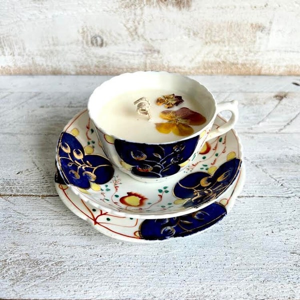 Candela di soia vintage Tulip Teacup Trio in prugna nera e rabarbaro; Decorazione per la casa, regalo di compleanno, regalo per gli amanti del tè, candela per aromaterapia, riciclato