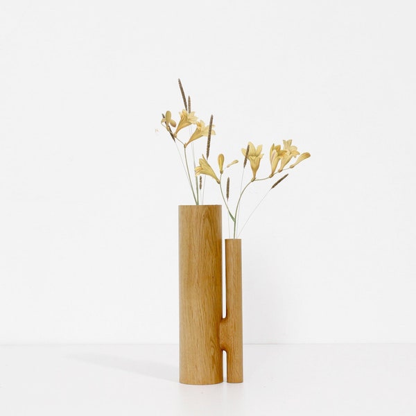 Vase, soliflore "Mesa" en bois massif, fait main.