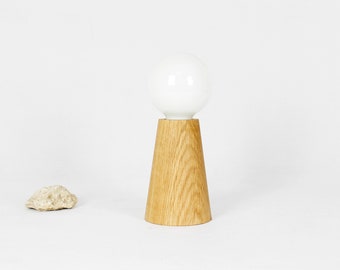 Table lamp, "Cime m" table lamp in solid oak.